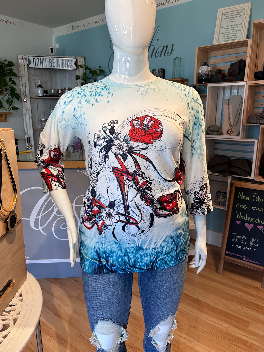 3/4 sleeve white and blue shirt with red high heel/rose design